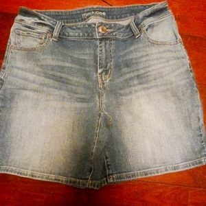 Maurices women's shorts 7-8